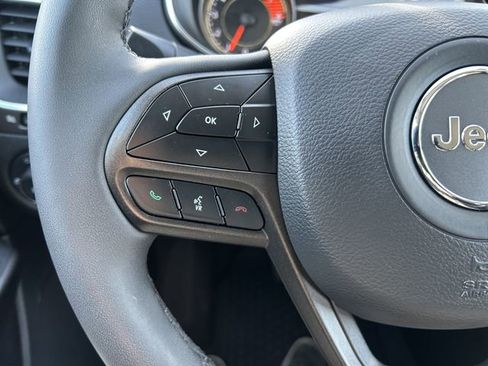 Used 2022 Jeep Cherokee Trailhawk image 30