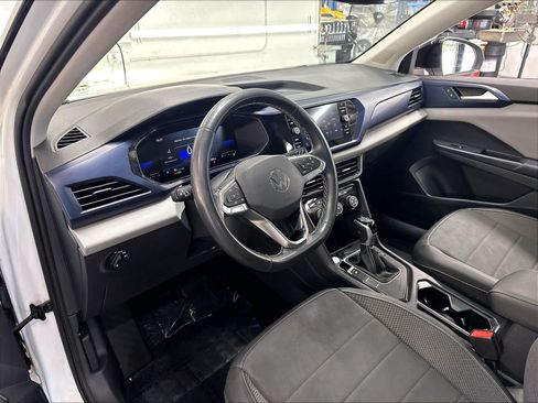 Used 2023 Volkswagen Taos SE w/ Panoramic Sunroof Package FWD image 20