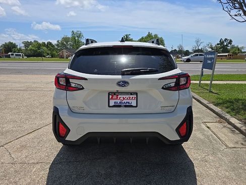 Used 2024 Subaru Crosstrek 2.0i Premium image 6