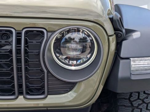 Used 2026 Jeep Gladiator Mojave AWD/4WD image 10