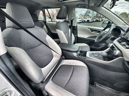 Used 2024 Toyota RAV4 XLE image 33