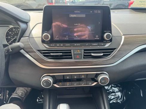 Used 2025 Nissan Altima 2.5 SV FWD image 28