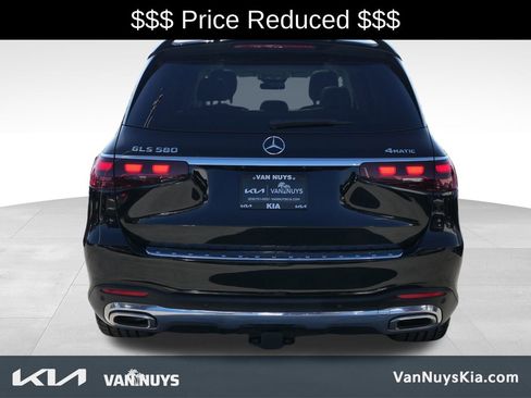 Used 2024 Mercedes-Benz GLS 580 4MATIC image 4