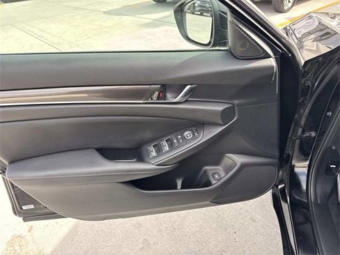 Used 2022 Honda Accord Sport image 19