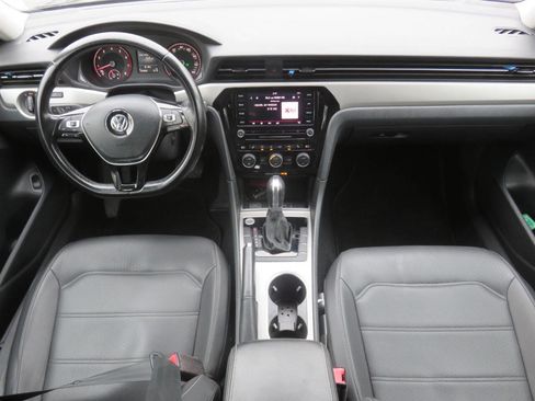 Used 2020 Volkswagen Passat 2.0T SE image 12