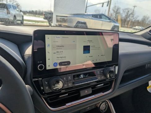 New 2026 Toyota Grand Highlander AWD Hybrid image 21