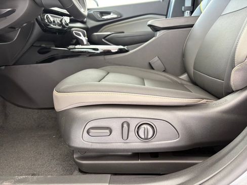 New 2026 Chevrolet Trax ACTIV w/ Sunroof Package FWD image 31