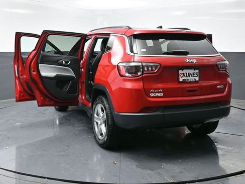 Used 2024 Jeep Compass Latitude image 60