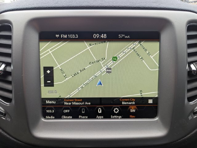 Used 2021 Jeep Compass Latitude FWD image 3
