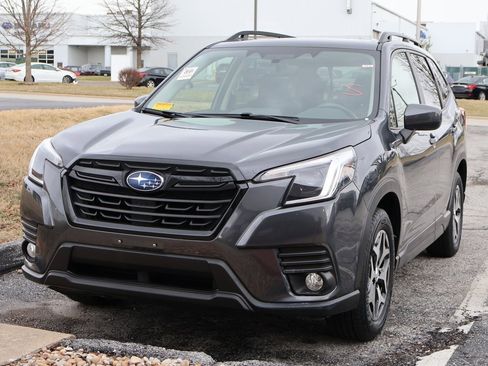 Used 2023 Subaru Forester Premium w/ Popular Package #1 image 1