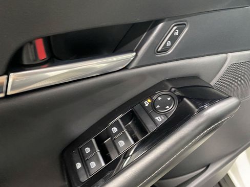 Certified 2025 MAZDA CX-30 AWD 2.5 S w/ Preferred Package image 17