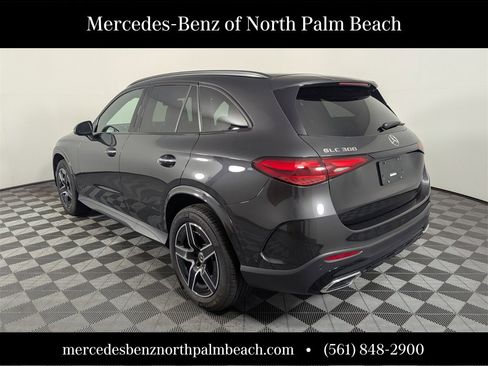 Used 2025 Mercedes-Benz GLC 300 image 4