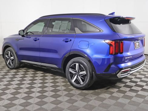 Used 2023 Kia Sorento EX w/ Panoramic Sunroof Package FWD image 16
