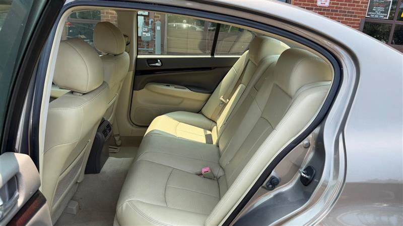 Used 2011 INFINITI G37 x Sedan w/ Premium Pkg AWD/4WD image 14