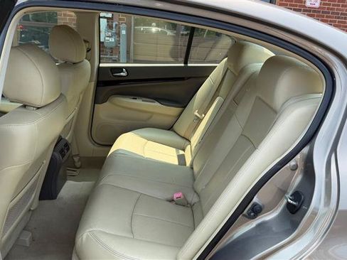 Used 2011 INFINITI G37 x Sedan w/ Premium Pkg AWD/4WD image 14