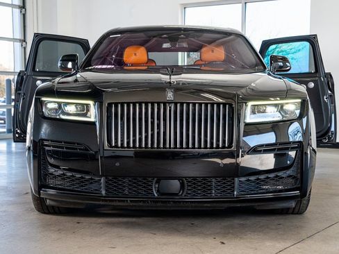 Used 2022 Rolls-Royce Ghost Black Badge image 3