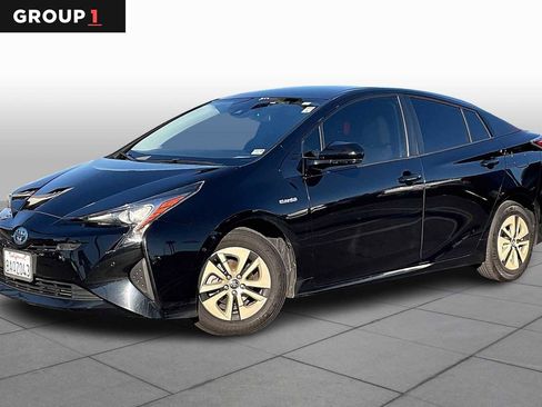 Used 2017 Toyota Prius Two image 1