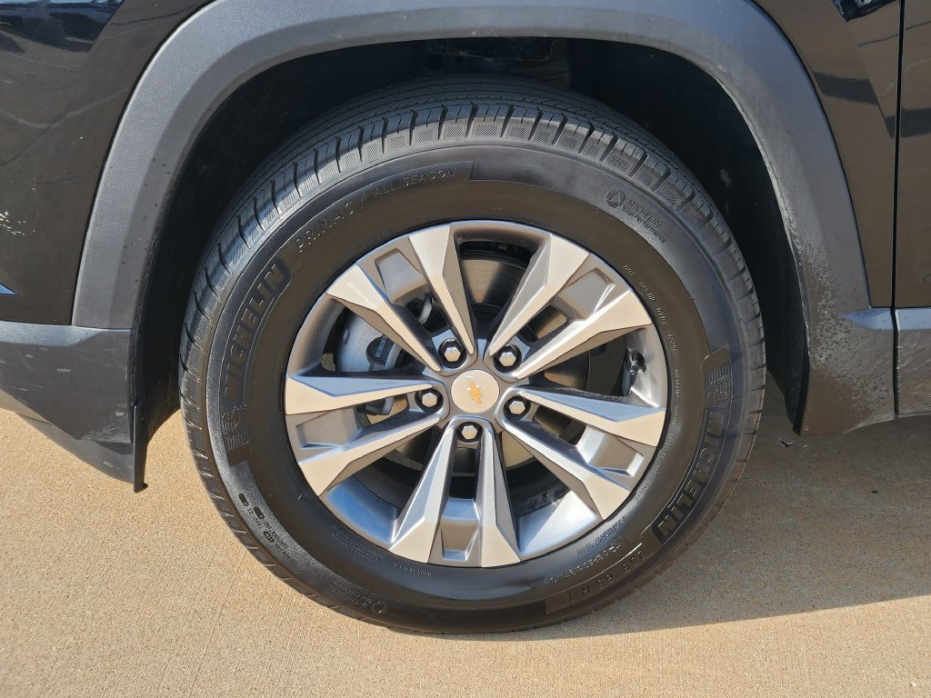 Used 2026 Chevrolet Equinox LT AWD/4WD image 12