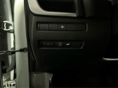 Used 2023 Nissan Rogue SV w/ SV Premium B Package AWD/4WD image 18