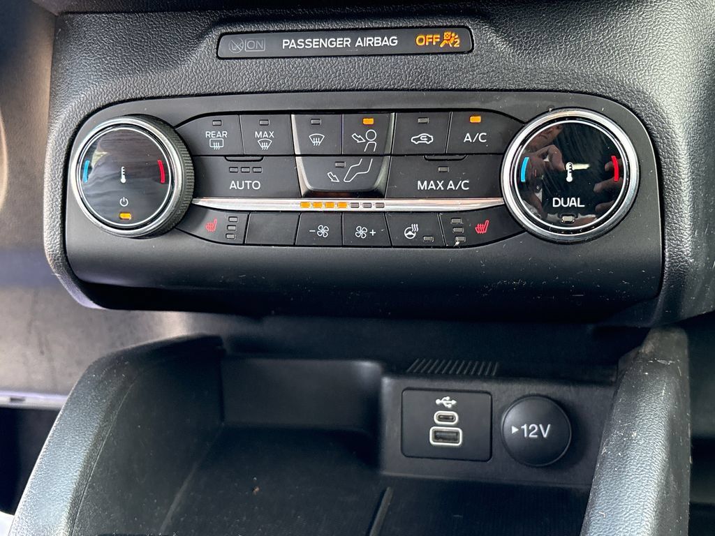 Used 2025 Ford Escape ST-Line Select AWD/4WD image 40