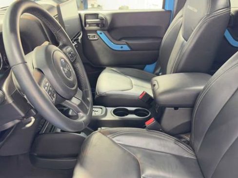 Used 2017 Jeep Wrangler Unlimited Rubicon w/ Connectivity Group AWD/4WD image 22