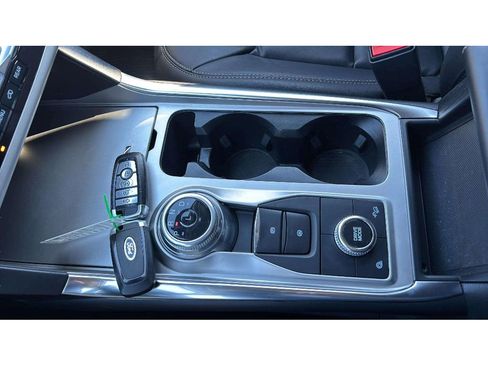 Certified 2022 Ford Explorer XLT w/ Equipment Group 202A image 22