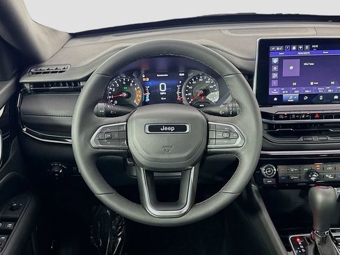 New 2025 Jeep Compass Latitude w/ Sun & Sound Group image 30