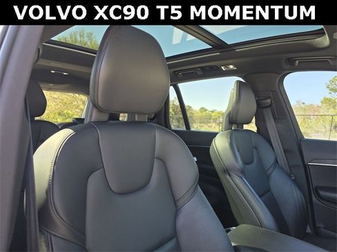 Used 2020 Volvo XC90 T5 Momentum image 11