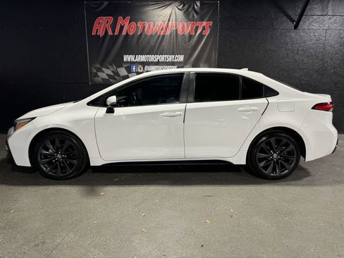 Used 2024 Toyota Corolla SE image 2