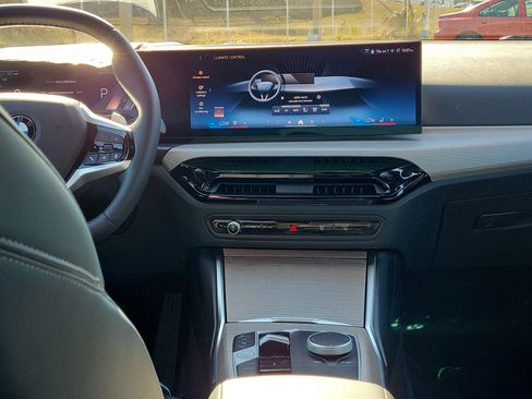 Certified 2025 BMW 330i Sedan image 16