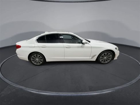 Used 2019 BMW 530i xDrive w/ Convenience Package image 9