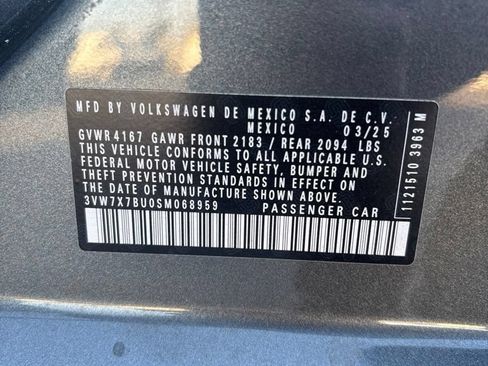 Used 2025 Volkswagen Jetta SE FWD image 8