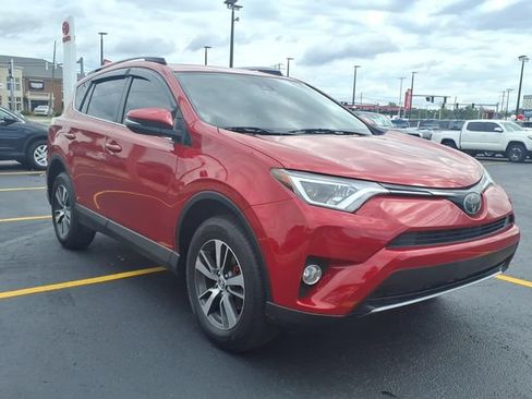 Used 2017 Toyota RAV4 XLE AWD/4WD image 18