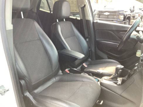 Used 2020 Buick Encore Preferred image 31