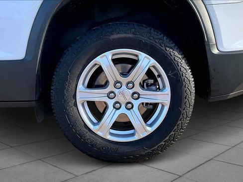 Used 2019 GMC Acadia SLE image 10