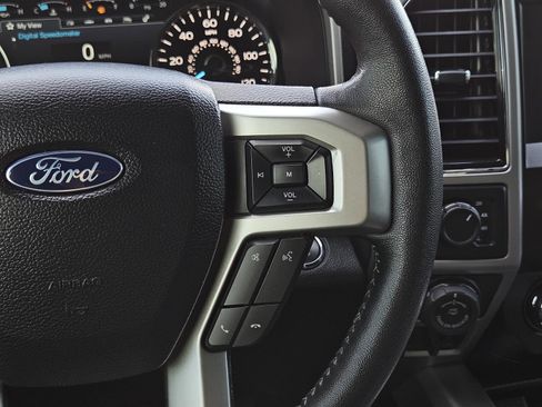 Used 2020 Ford F150 Lariat image 17