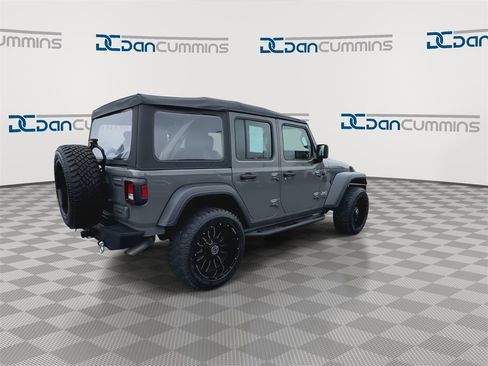 Used 2019 Jeep Wrangler Unlimited Sport image 9