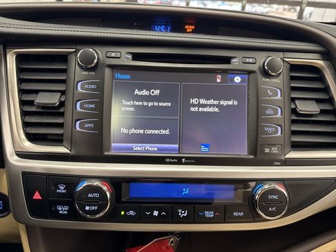 Used 2015 Toyota Highlander XLE image 26