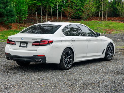 Used 2021 BMW 530i xDrive w/ M Sport Package image 8