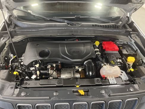 Used 2019 Jeep Renegade Trailhawk w/ UConnect 8.4 Nav Group image 31