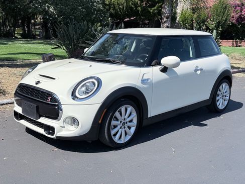 Used 2020 MINI Cooper S FWD image 1
