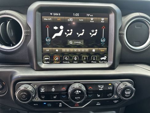 Used 2023 Jeep Wrangler Unlimited Sahara w/ Cold Weather Group AWD/4WD image 29