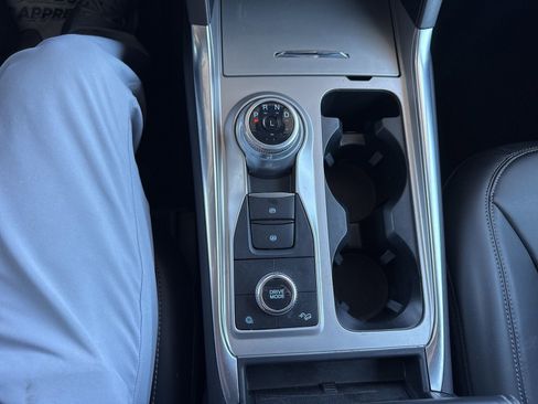 Certified 2023 Ford Explorer XLT w/ Equipment Group 202A image 33