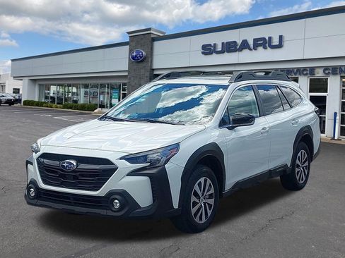 Certified 2025 Subaru Outback Premium AWD/4WD image 3