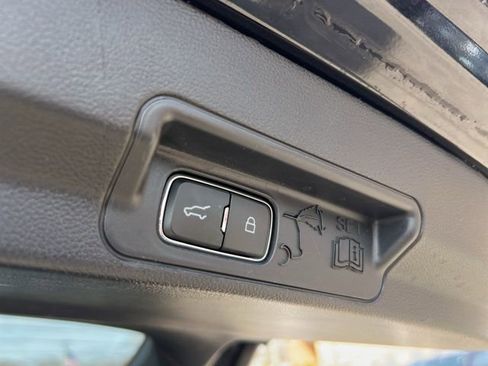 Certified 2022 Ford Explorer XLT w/ Equipment Group 202A image 25