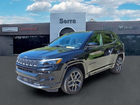 Used 2024 Jeep Compass Limited w/ High Altitude Package AWD/4WD image 3