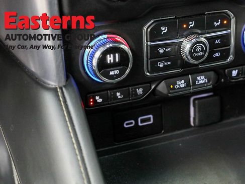 Used 2024 GMC Yukon XL SLT AWD/4WD image 21