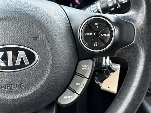 Used 2019 Kia Soul FWD image 21