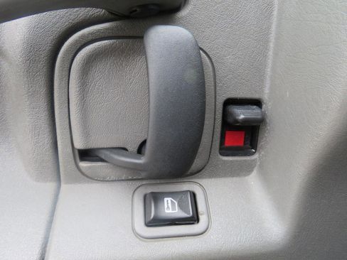 Used 2018 GMC Savana 2500 w/ Driver Convenience Package image 10