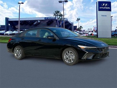 New 2025 Hyundai Elantra Blue image 10